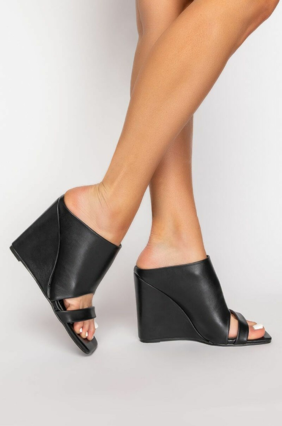 Shoes * | Azalea Wang Love Me Tender Square Toe Wedge Sandal In Black