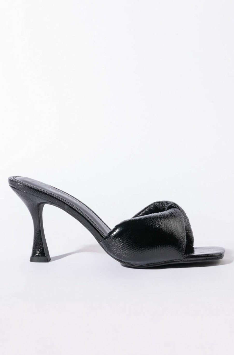 Shoes * | Azalea Wang Easy With You Chunky Sandal In Black