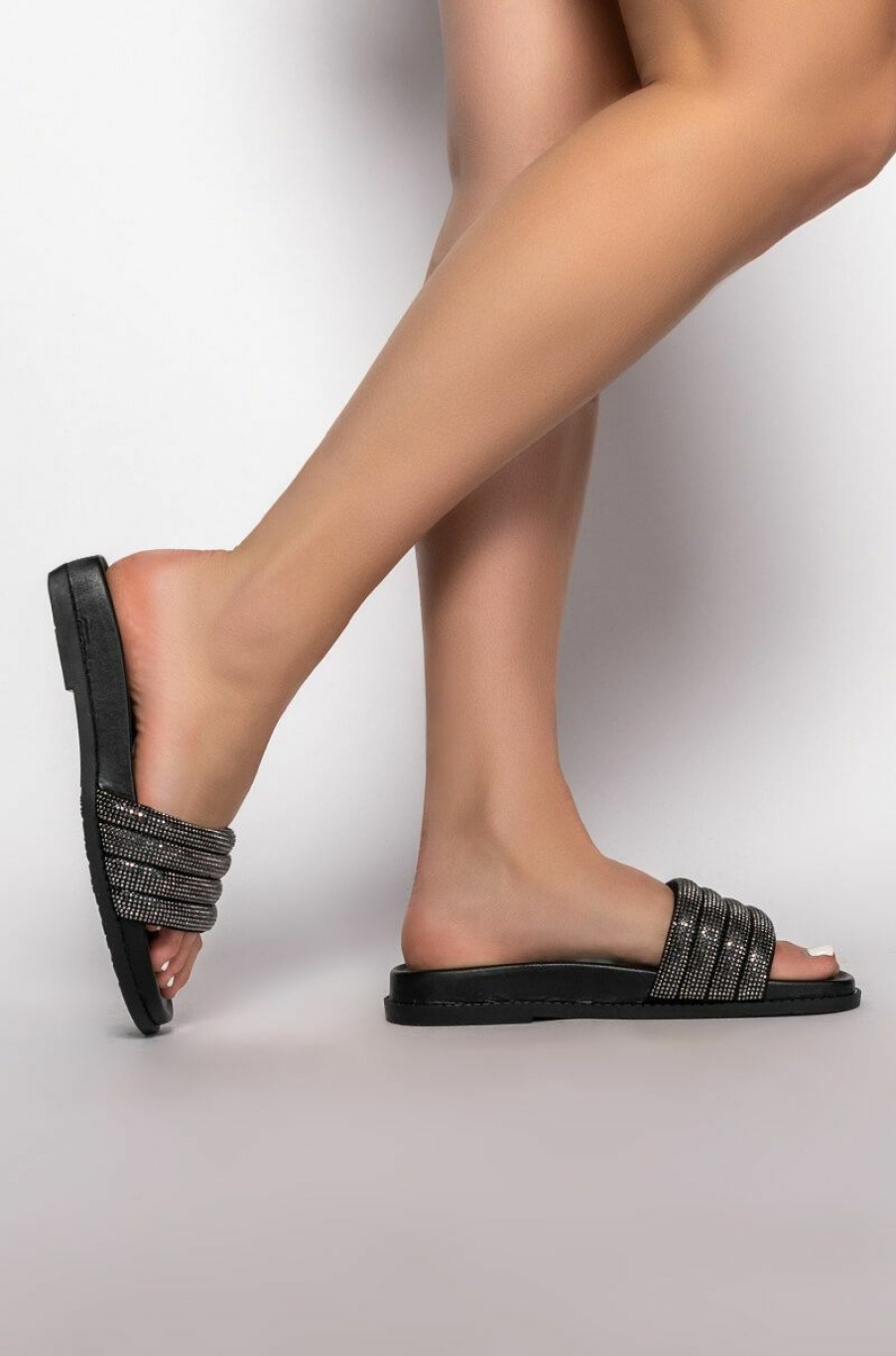 Shoes * | Azalea Wang Unwind With Me Flat Sandal In Black