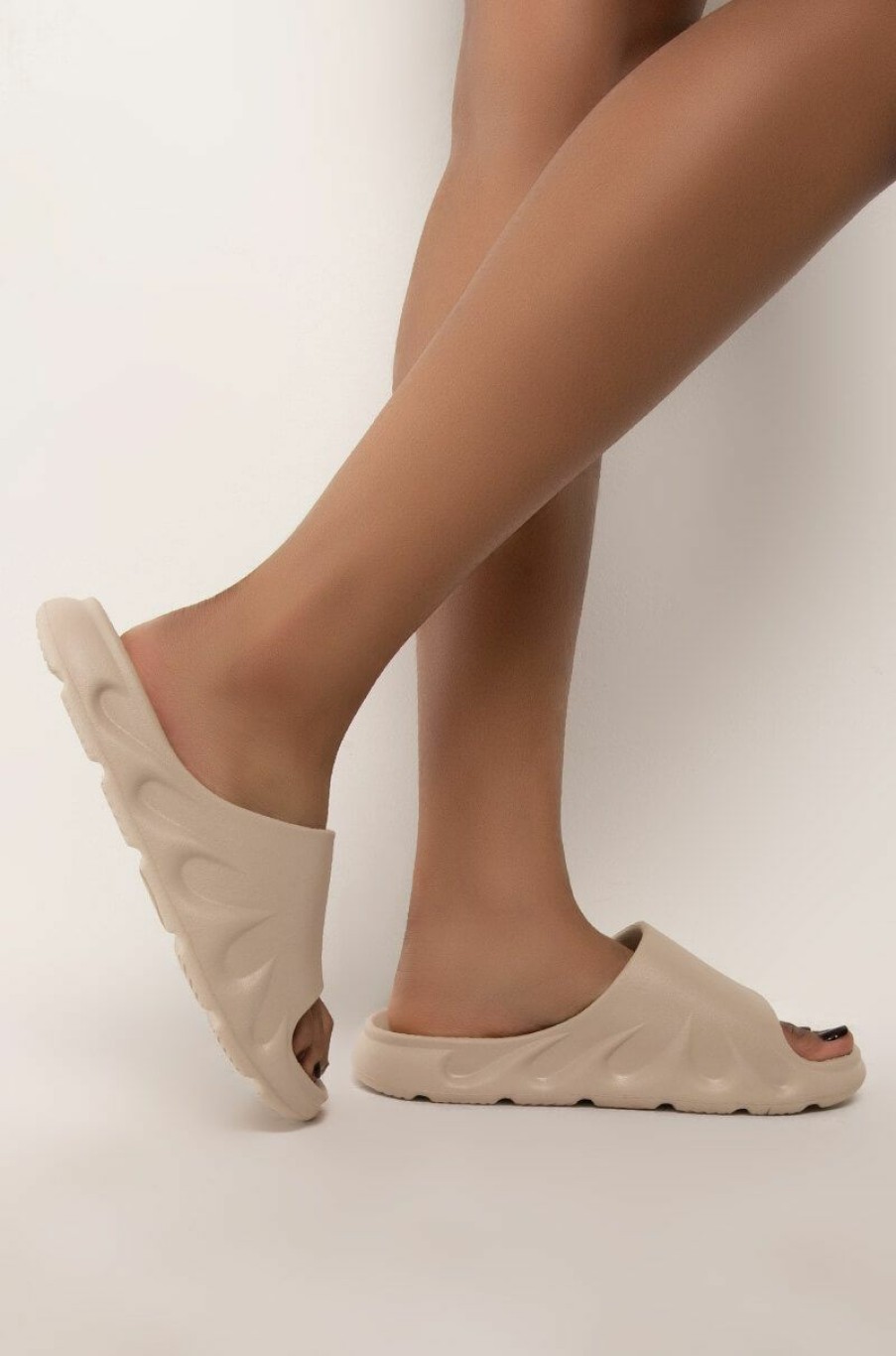 Shoes * | Only In My Dreams Flat Sandal In Taupe