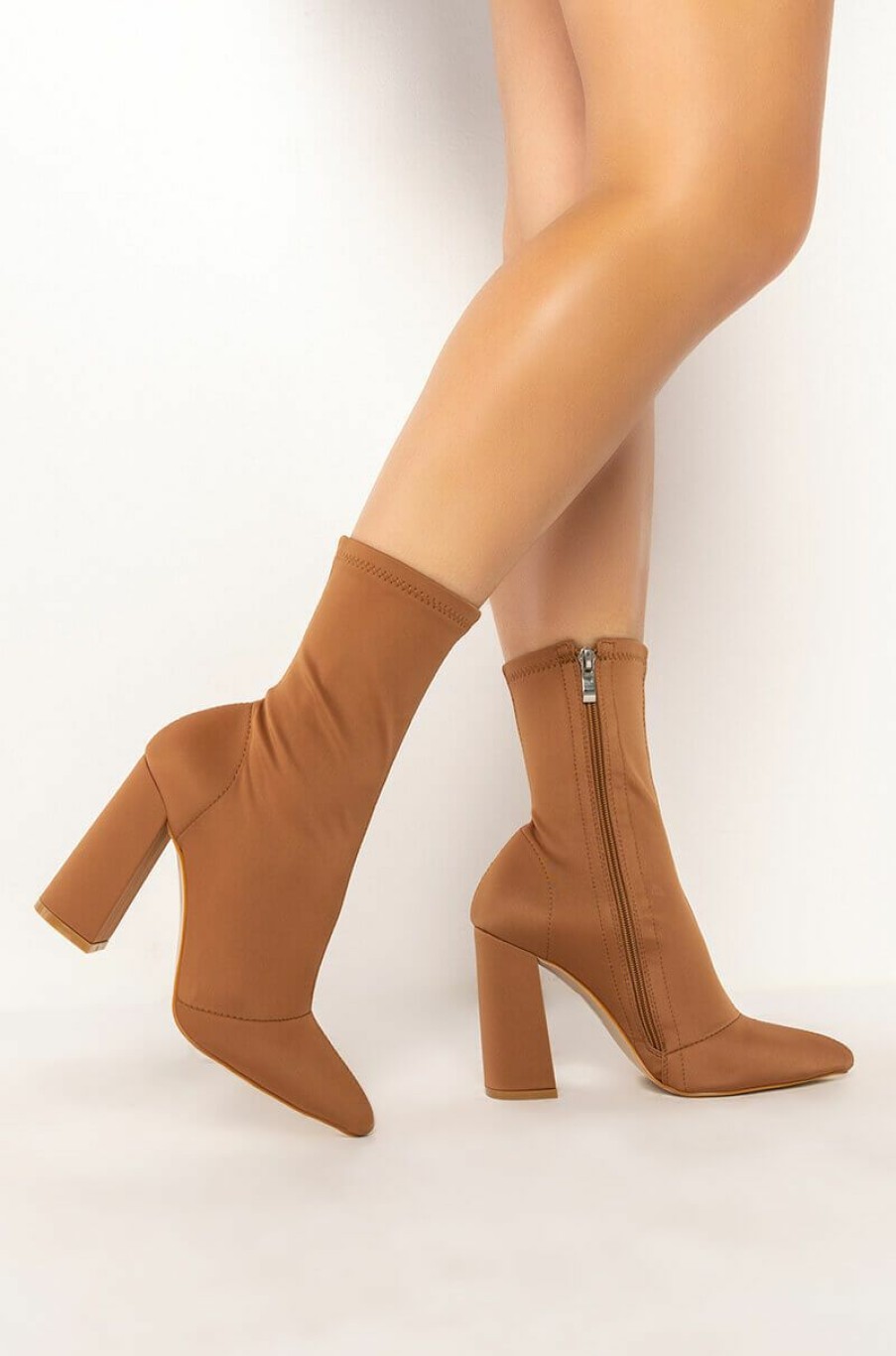 Shoes * | Azalea Wang Nothing Lasts Forever Chunky Bootie In Brown